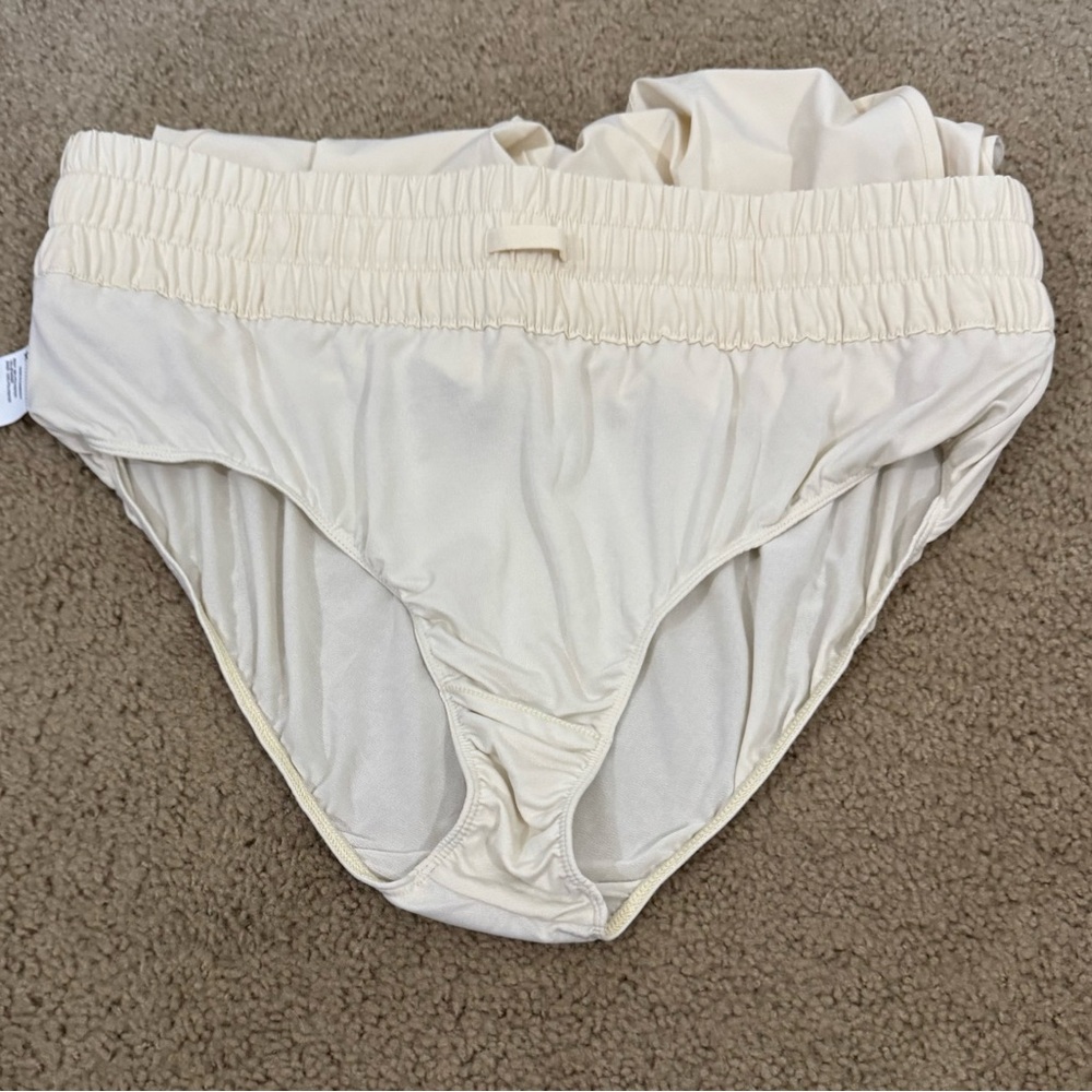 DSG High-Rise Stride Short 3” Inseam Light Sand Women’s Size XL Running Athletic - Picture 10 of 12